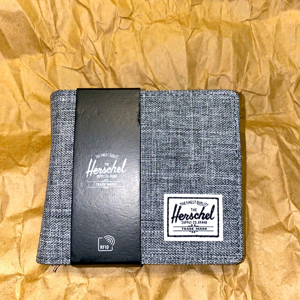 Herschel wallet